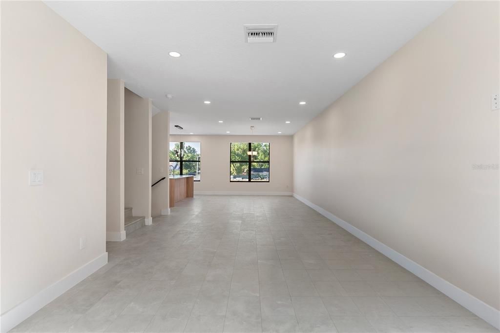 For Sale: $710,000 (3 beds, 3 baths, 2650 Square Feet)