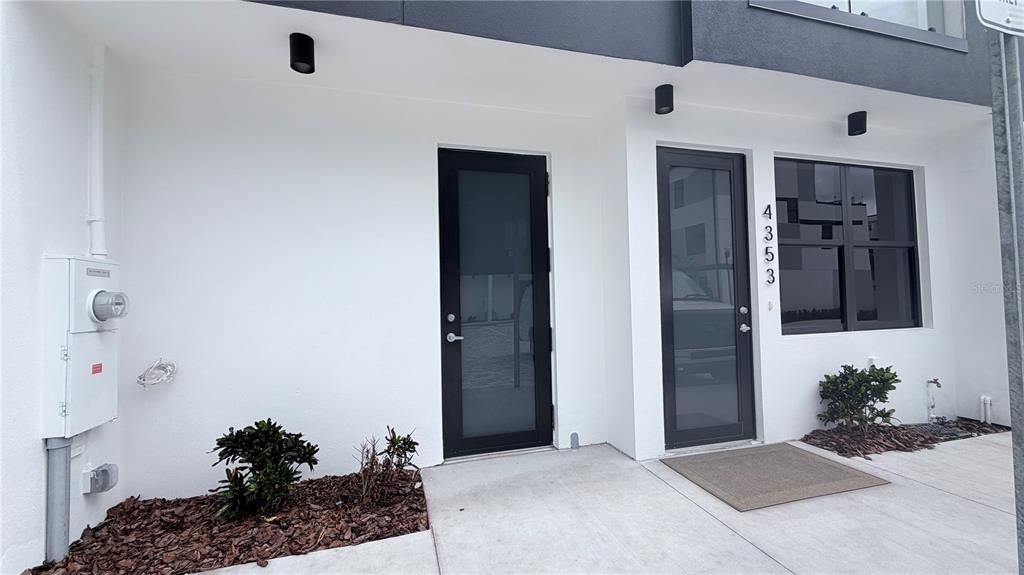 For Sale: $710,000 (3 beds, 3 baths, 2650 Square Feet)