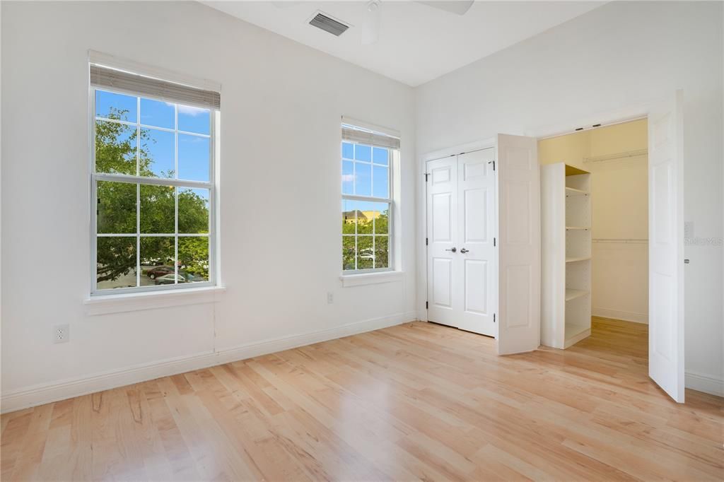 For Rent: $1,900 (0 beds, 1 baths, 624 Square Feet)