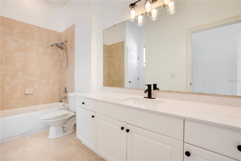 For Rent: $1,900 (0 beds, 1 baths, 624 Square Feet)