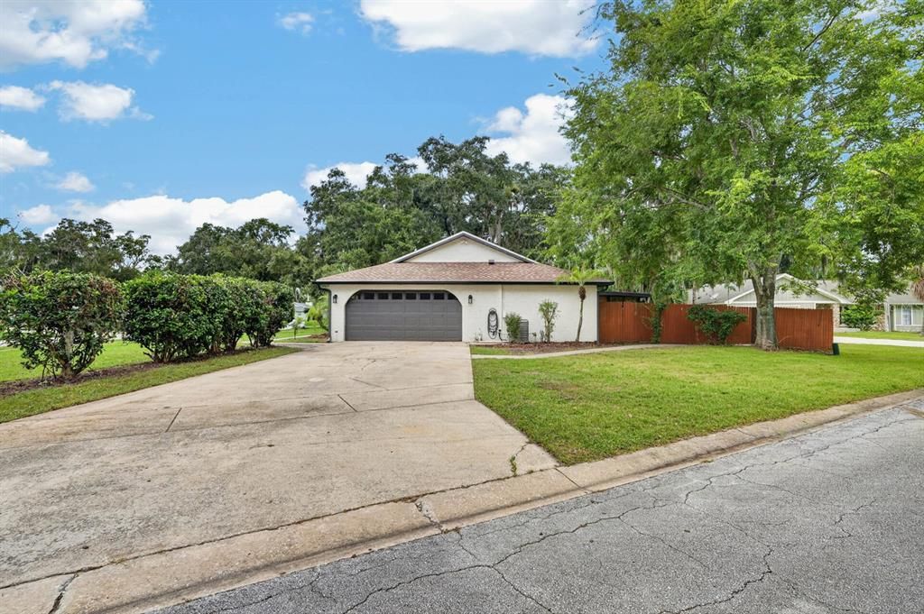 For Sale: $309,000 (3 beds, 2 baths, 1560 Square Feet)