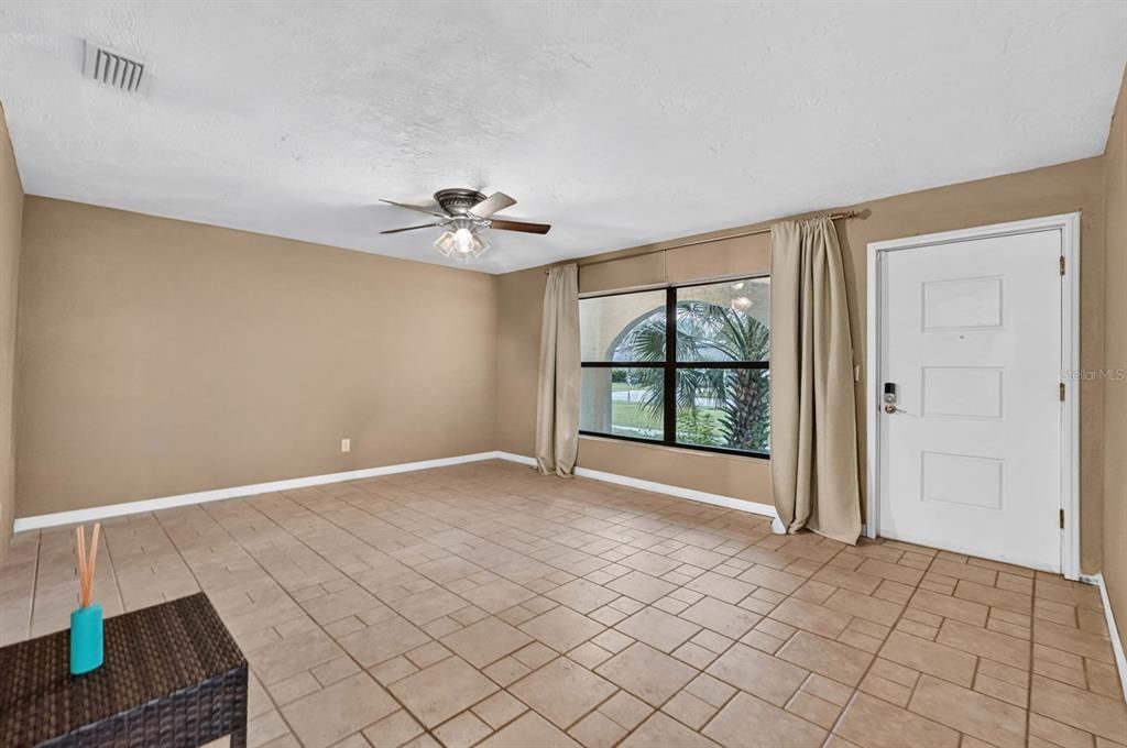 For Sale: $309,000 (3 beds, 2 baths, 1560 Square Feet)