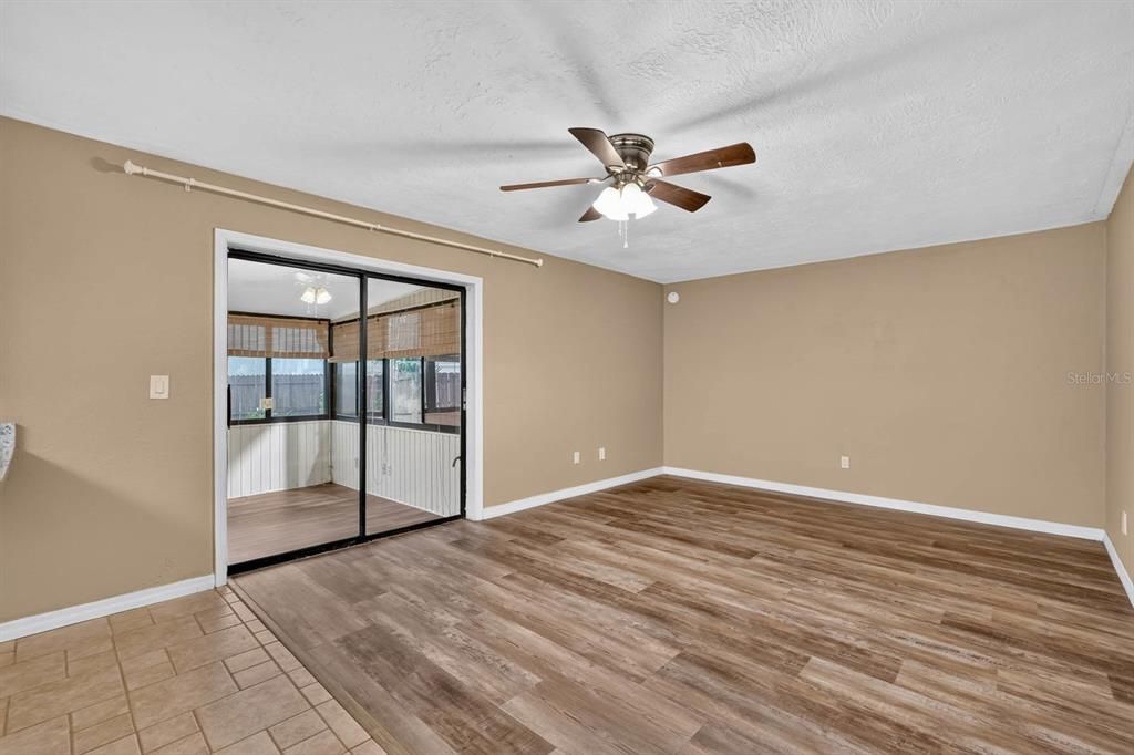 For Sale: $309,000 (3 beds, 2 baths, 1560 Square Feet)