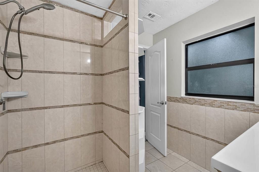 For Sale: $309,000 (3 beds, 2 baths, 1560 Square Feet)