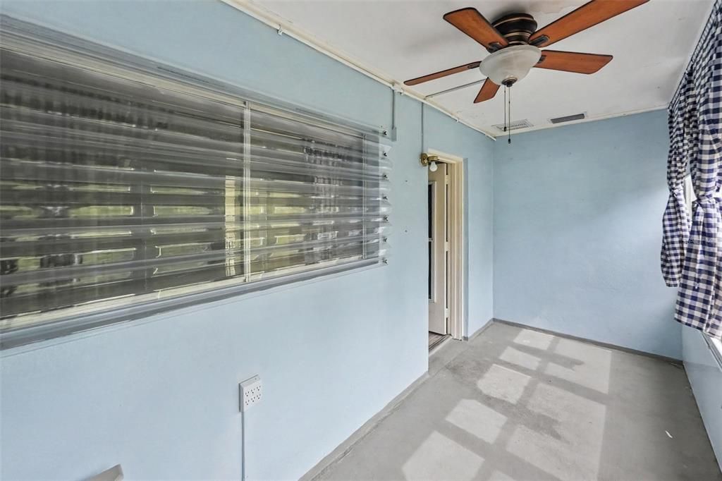 Active With Contract: $50,000 (1 beds, 1 baths, 608 Square Feet)