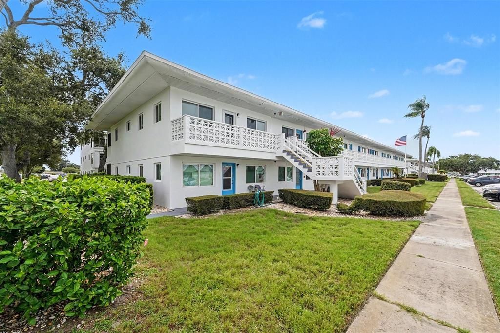 Active With Contract: $50,000 (1 beds, 1 baths, 608 Square Feet)