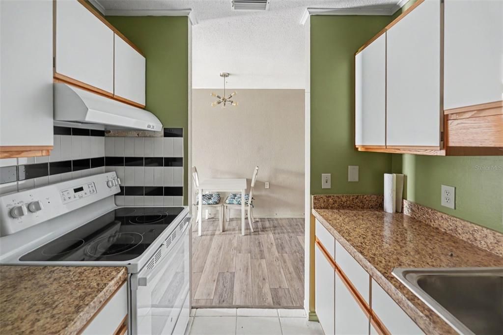 Active With Contract: $50,000 (1 beds, 1 baths, 608 Square Feet)