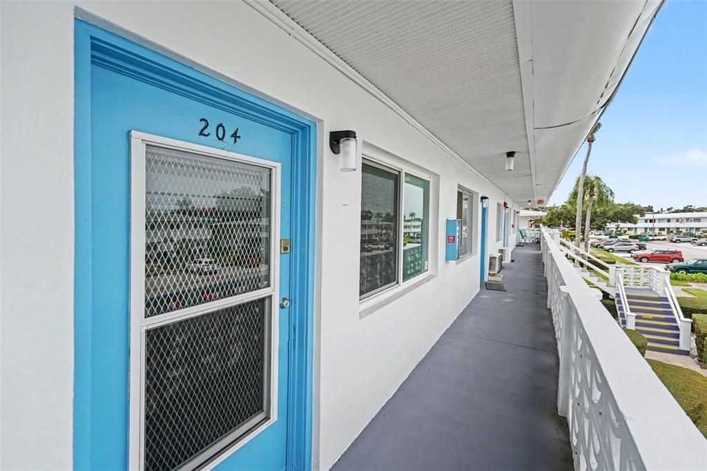Active With Contract: $50,000 (1 beds, 1 baths, 608 Square Feet)