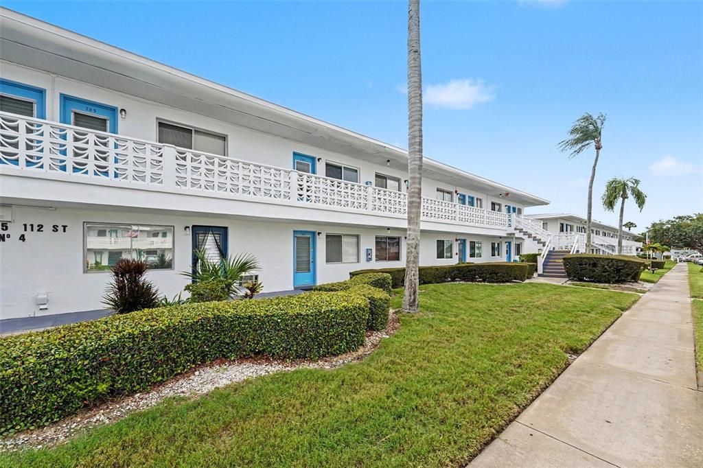 Active With Contract: $50,000 (1 beds, 1 baths, 608 Square Feet)