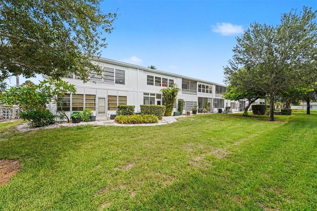 Active With Contract: $50,000 (1 beds, 1 baths, 608 Square Feet)