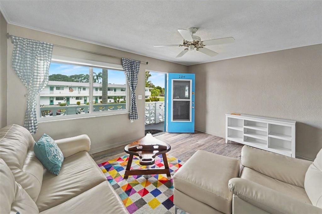 Active With Contract: $50,000 (1 beds, 1 baths, 608 Square Feet)