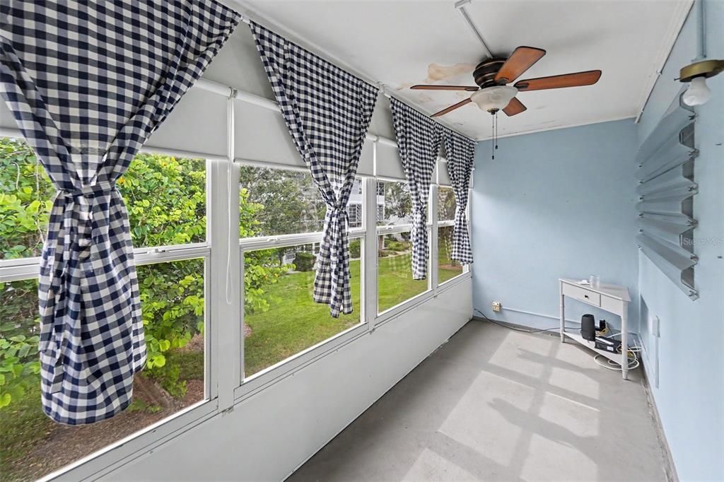 Active With Contract: $50,000 (1 beds, 1 baths, 608 Square Feet)