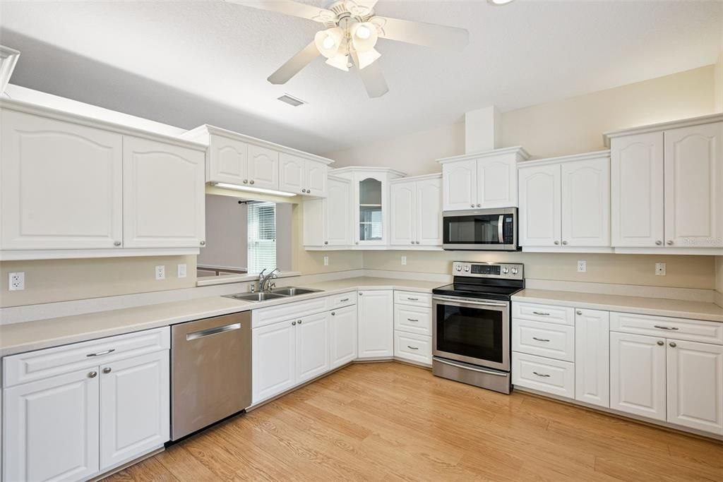 For Sale: $695,000 (3 beds, 2 baths, 2141 Square Feet)