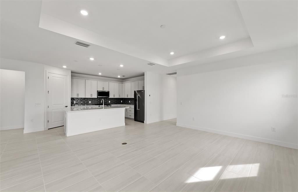 На продажу: $460,000 (4 спален, 3 ванн, 2100 Квадратных фут)