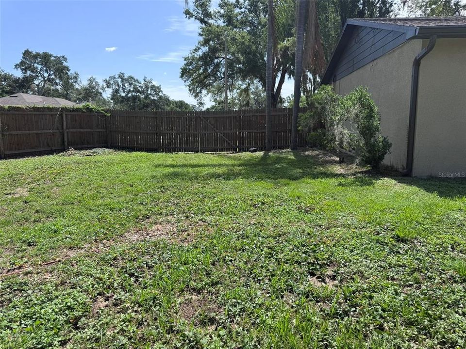 For Rent: $2,400 (4 beds, 2 baths, 1836 Square Feet)