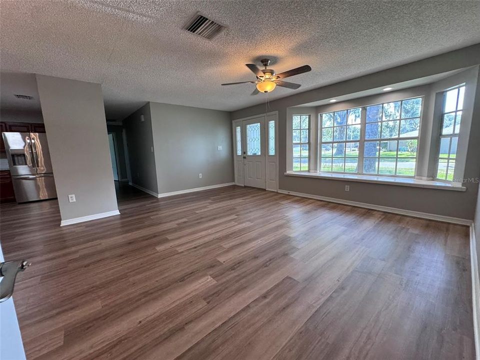 For Rent: $2,400 (4 beds, 2 baths, 1836 Square Feet)