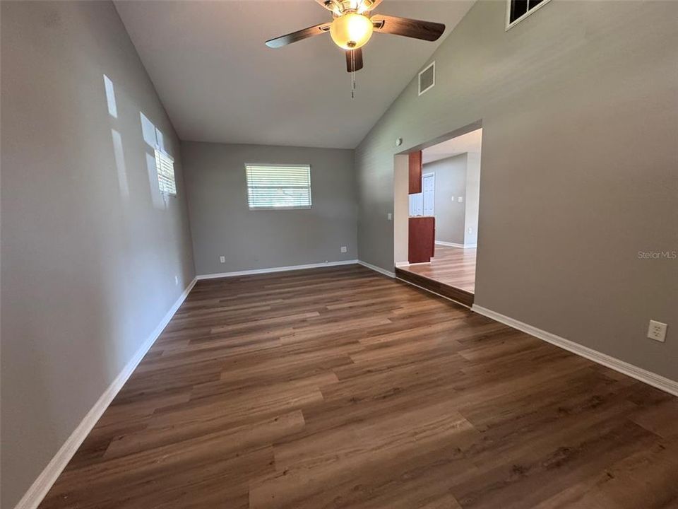 For Rent: $2,400 (4 beds, 2 baths, 1836 Square Feet)