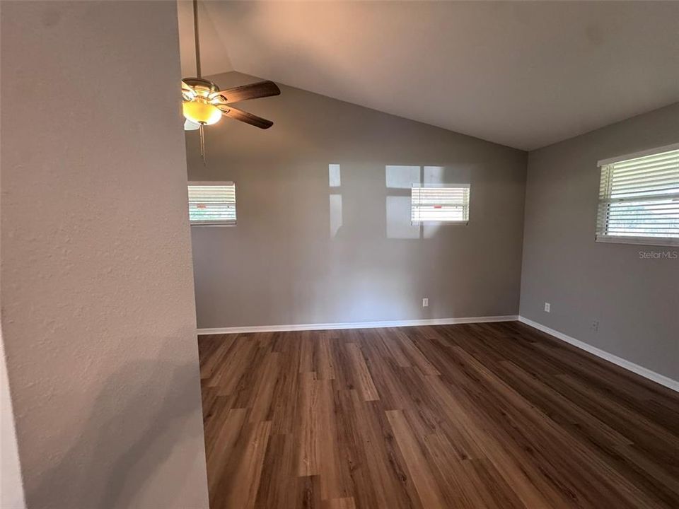 For Rent: $2,400 (4 beds, 2 baths, 1836 Square Feet)