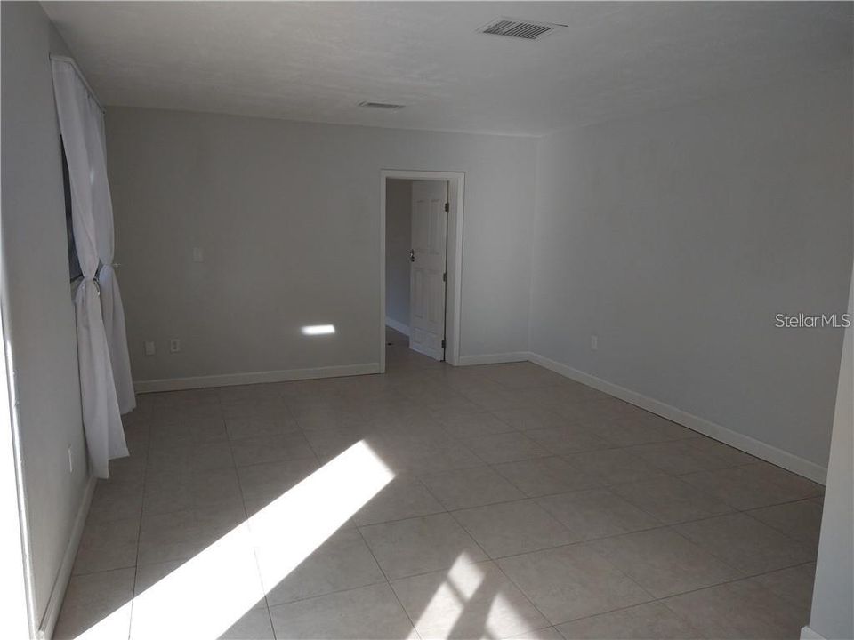 В аренду: $2,600 (4 спален, 2 ванн, 1478 Квадратных фут)