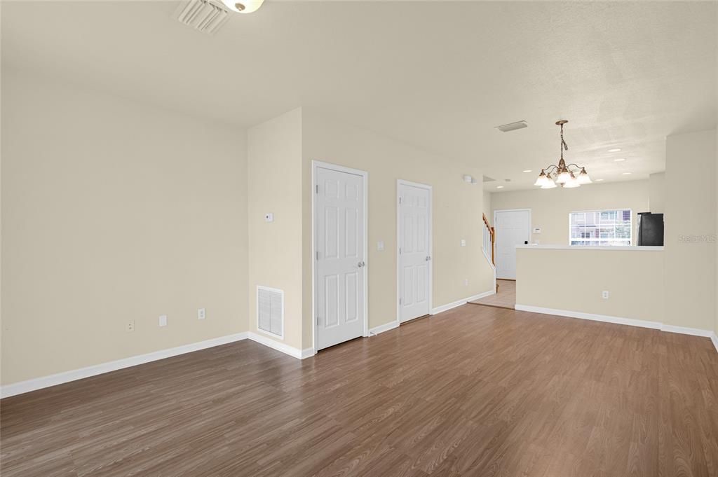 For Sale: $220,000 (2 beds, 2 baths, 1248 Square Feet)