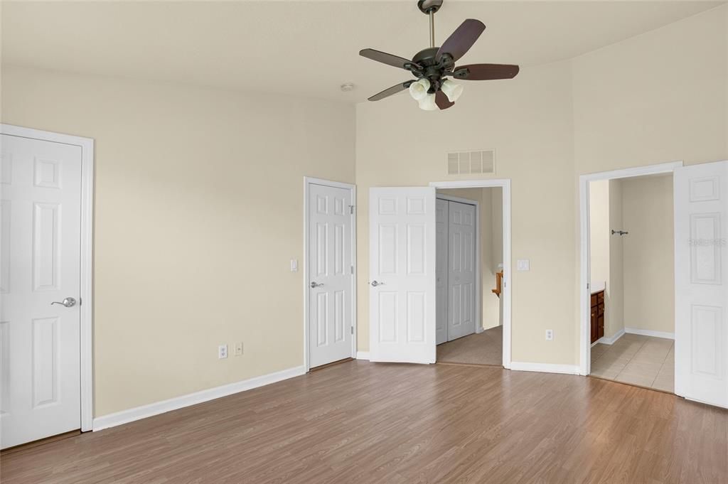 For Sale: $220,000 (2 beds, 2 baths, 1248 Square Feet)