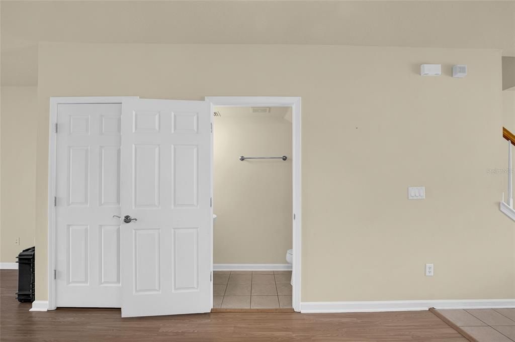 For Sale: $220,000 (2 beds, 2 baths, 1248 Square Feet)