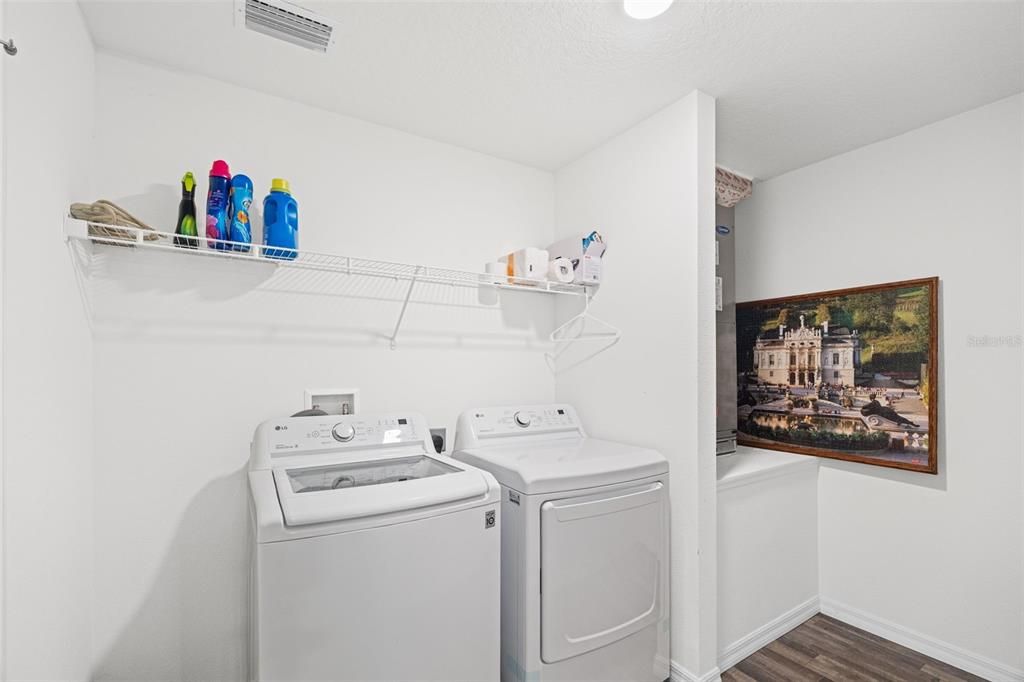 En Venta: $320,000 (4 camas, 2 baños, 1806 Pies cuadrados)