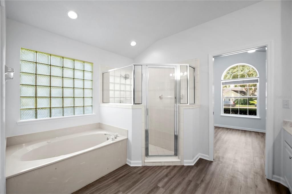 En Venta: $625,000 (4 camas, 3 baños, 2747 Pies cuadrados)