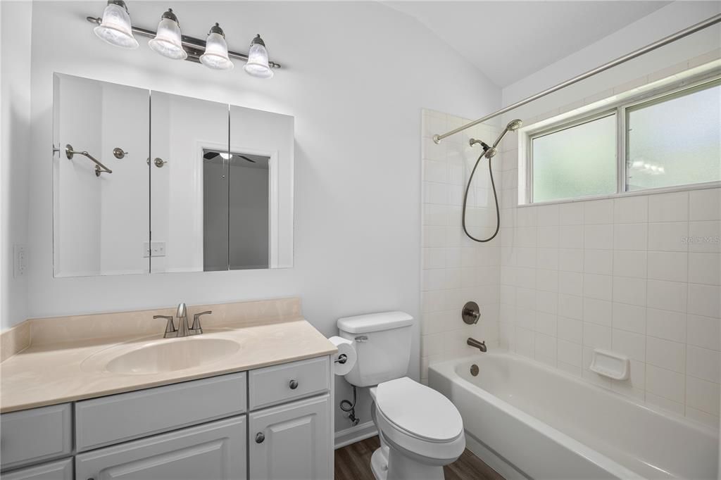 En Venta: $625,000 (4 camas, 3 baños, 2747 Pies cuadrados)