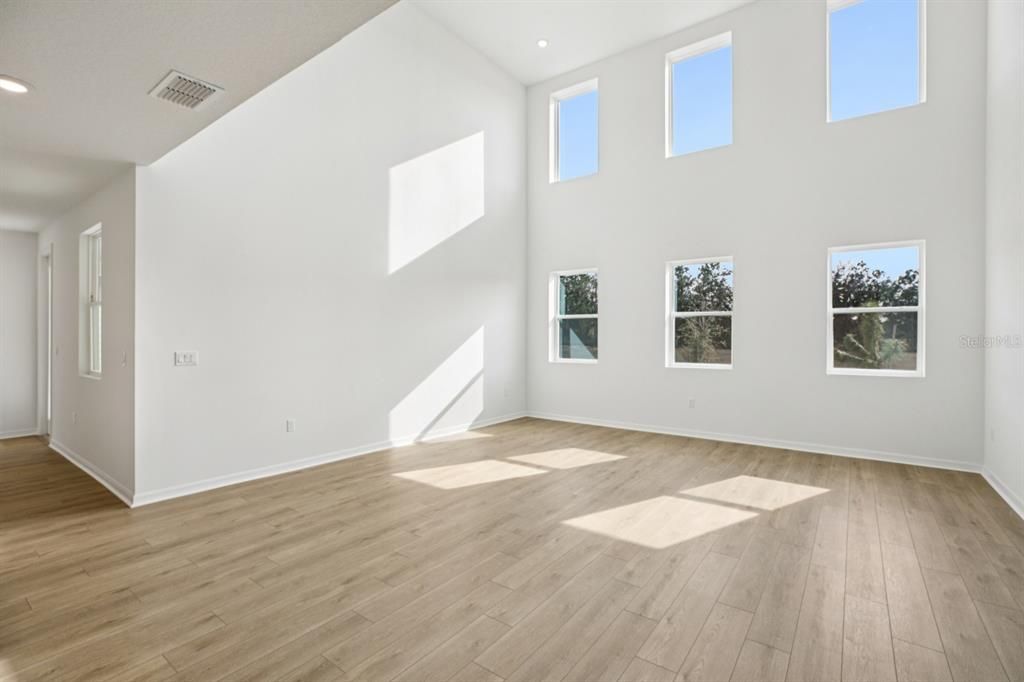 En Venta: $908,142 (5 camas, 4 baños, 3545 Pies cuadrados)