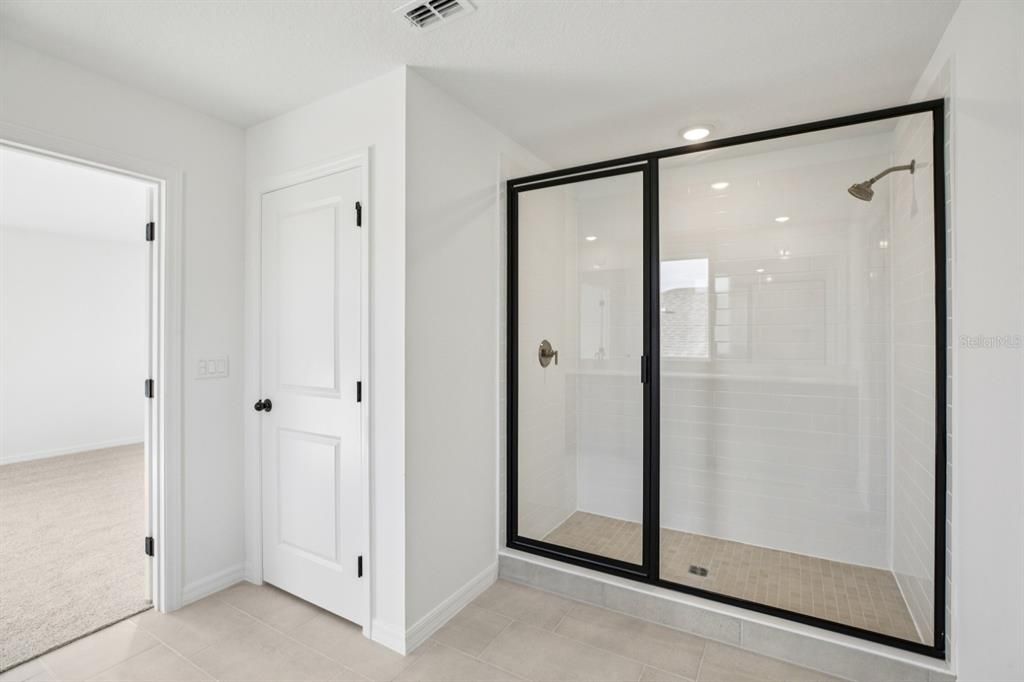 En Venta: $908,142 (5 camas, 4 baños, 3545 Pies cuadrados)