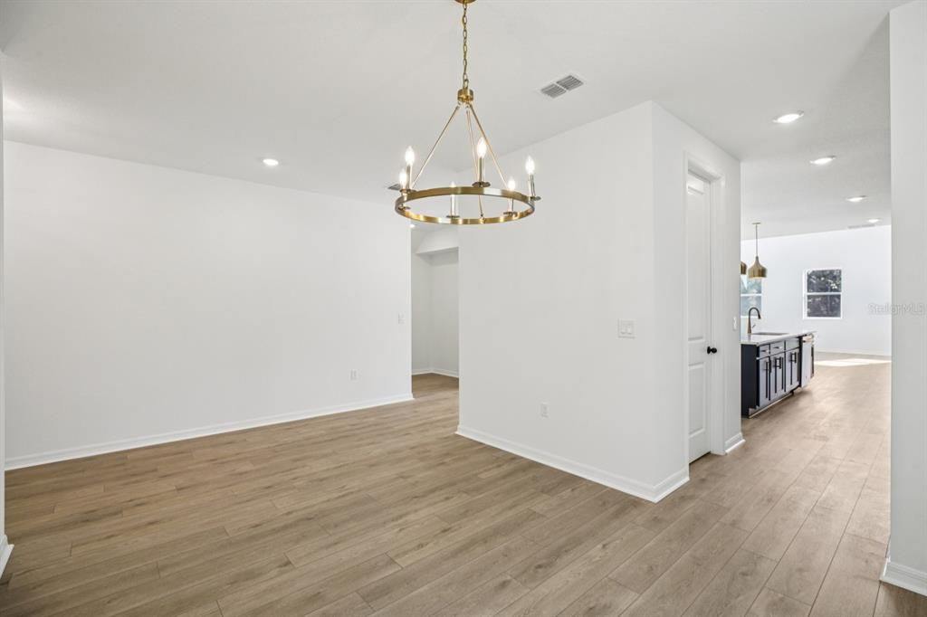 En Venta: $908,142 (5 camas, 4 baños, 3545 Pies cuadrados)