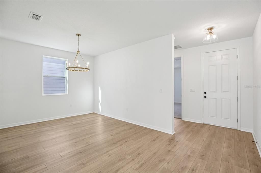 En Venta: $908,142 (5 camas, 4 baños, 3545 Pies cuadrados)