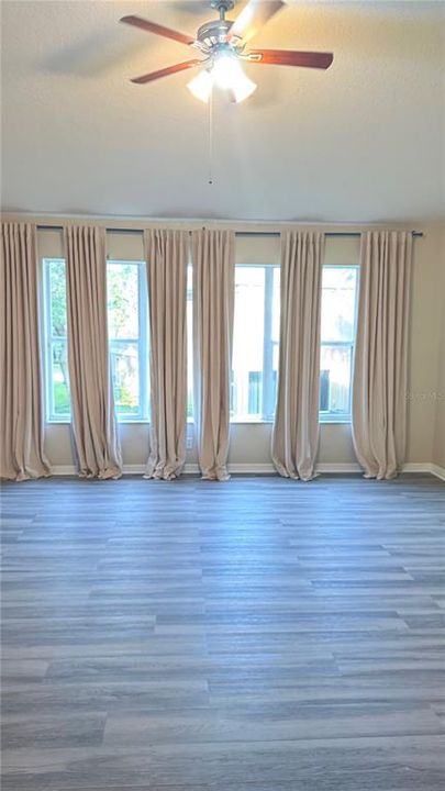 На продажу: $259,900 (3 спален, 2 ванн, 1504 Квадратных фут)