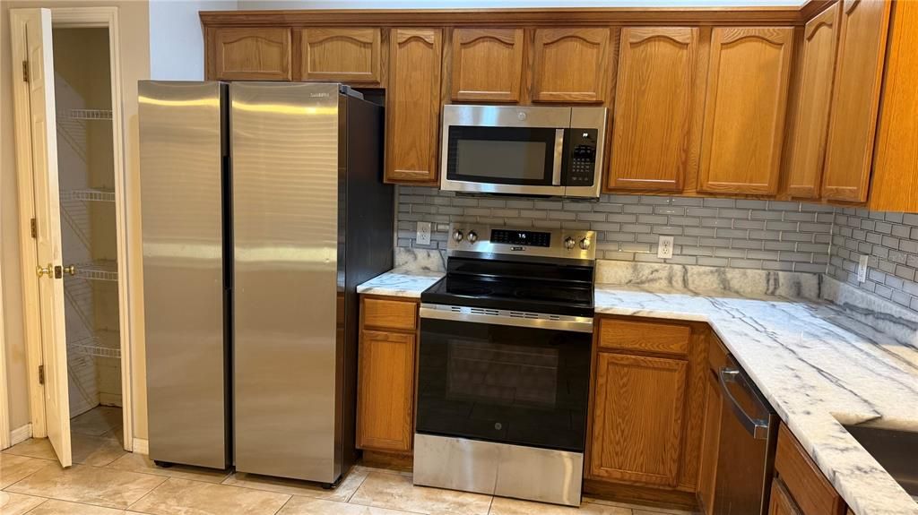 На продажу: $259,900 (3 спален, 2 ванн, 1504 Квадратных фут)