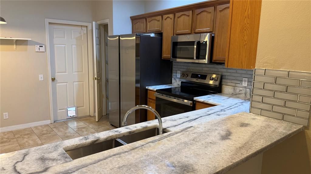 На продажу: $259,900 (3 спален, 2 ванн, 1504 Квадратных фут)