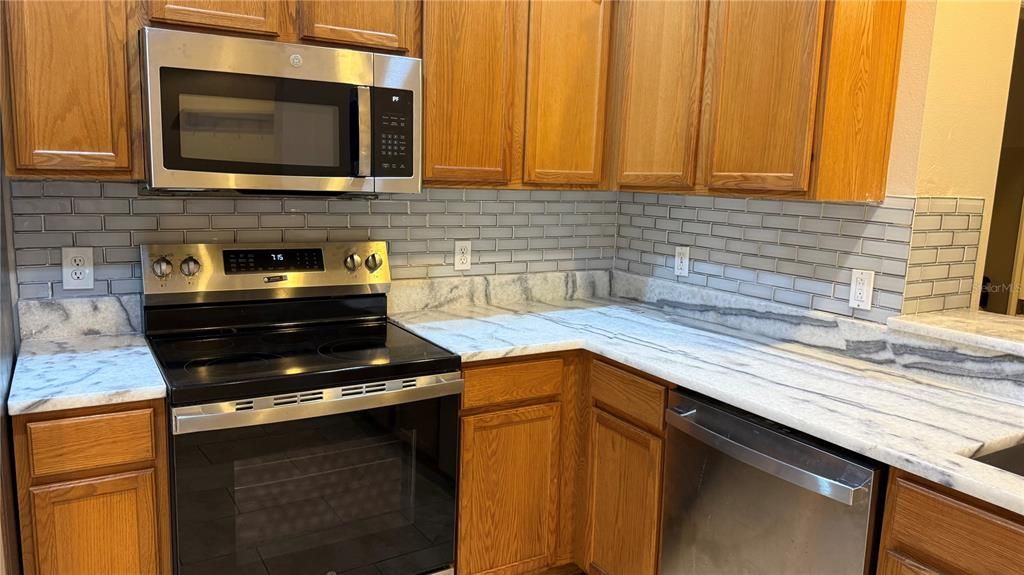 На продажу: $259,900 (3 спален, 2 ванн, 1504 Квадратных фут)