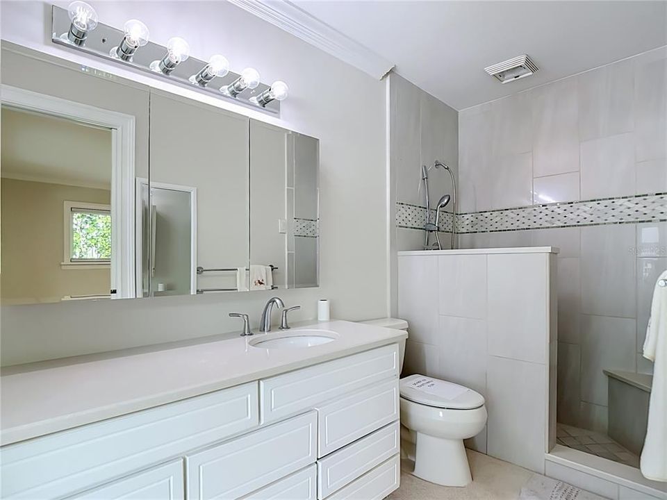 На продажу: $999,000 (3 спален, 2 ванн, 1797 Квадратных фут)