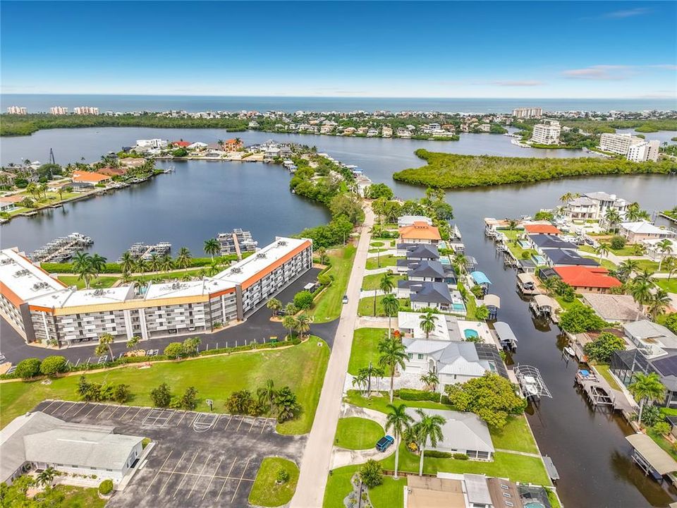 На продажу: $999,000 (3 спален, 2 ванн, 1797 Квадратных фут)