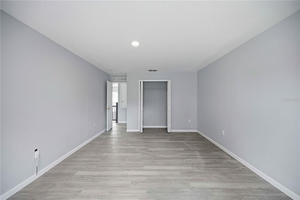 For Sale: $429,900 (6 beds, 4 baths, 3911 Square Feet)