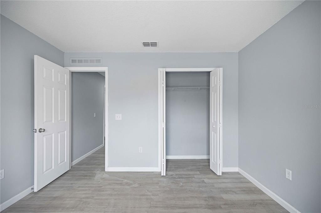 For Sale: $429,900 (6 beds, 4 baths, 3911 Square Feet)