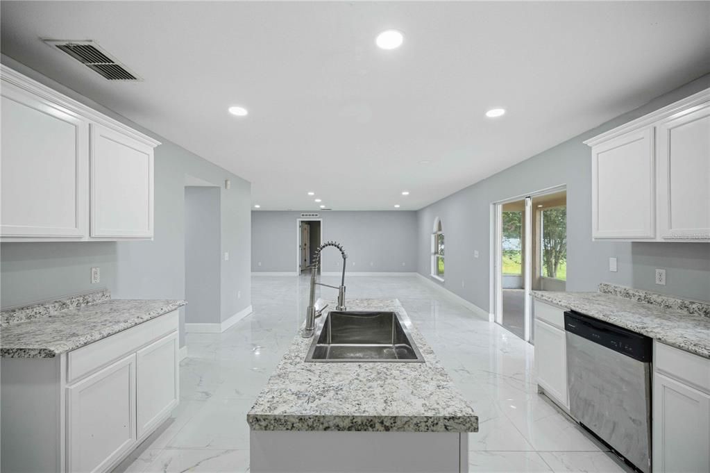 For Sale: $429,900 (6 beds, 4 baths, 3911 Square Feet)