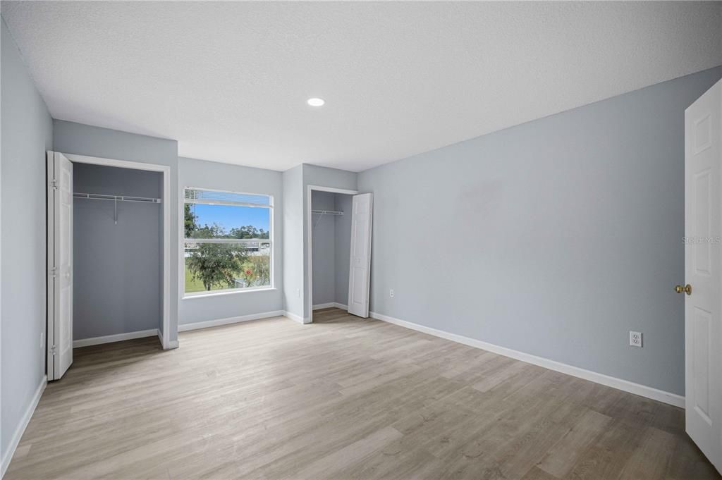 For Sale: $429,900 (6 beds, 4 baths, 3911 Square Feet)