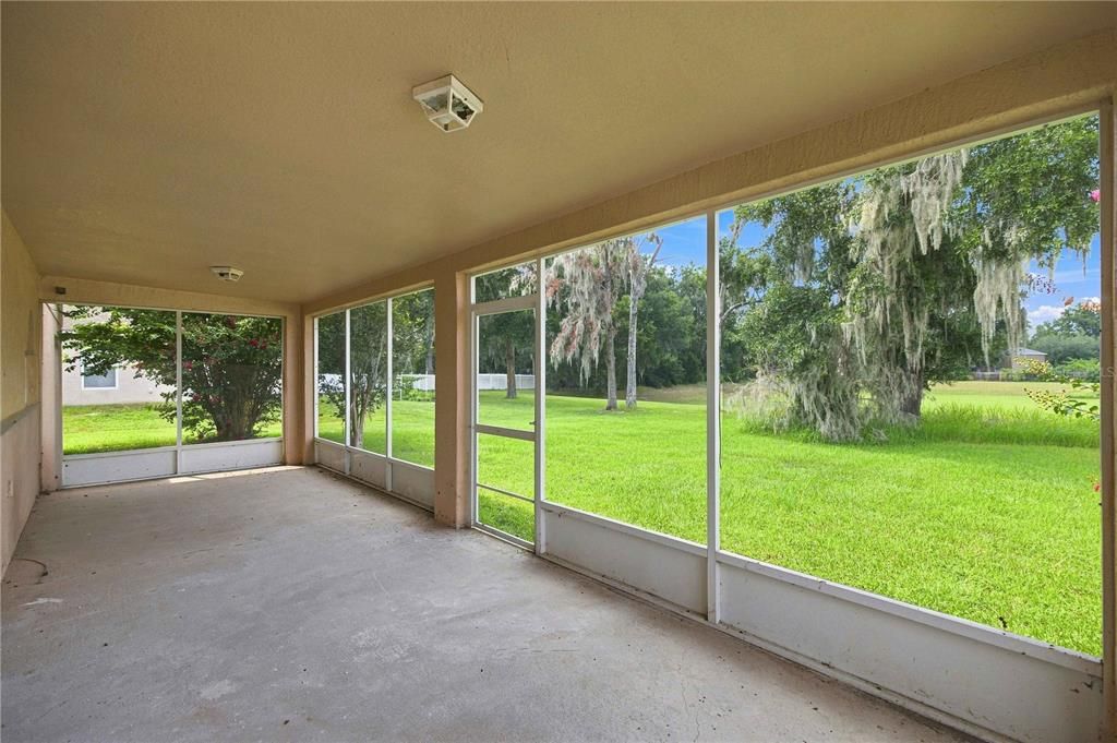 For Sale: $429,900 (6 beds, 4 baths, 3911 Square Feet)
