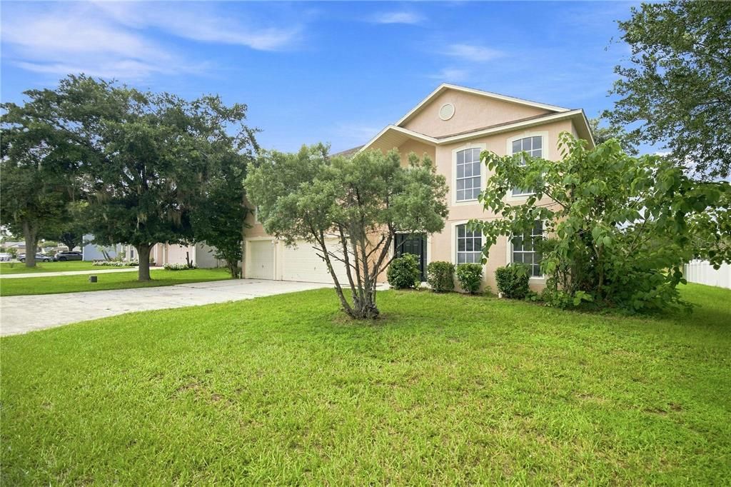For Sale: $429,900 (6 beds, 4 baths, 3911 Square Feet)