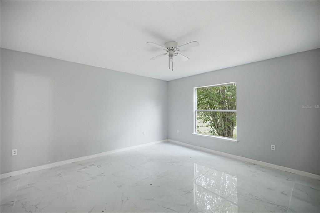 For Sale: $429,900 (6 beds, 4 baths, 3911 Square Feet)