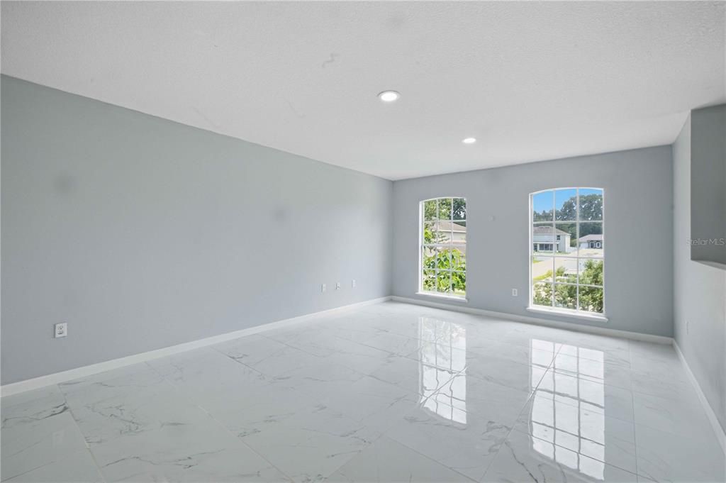 For Sale: $429,900 (6 beds, 4 baths, 3911 Square Feet)