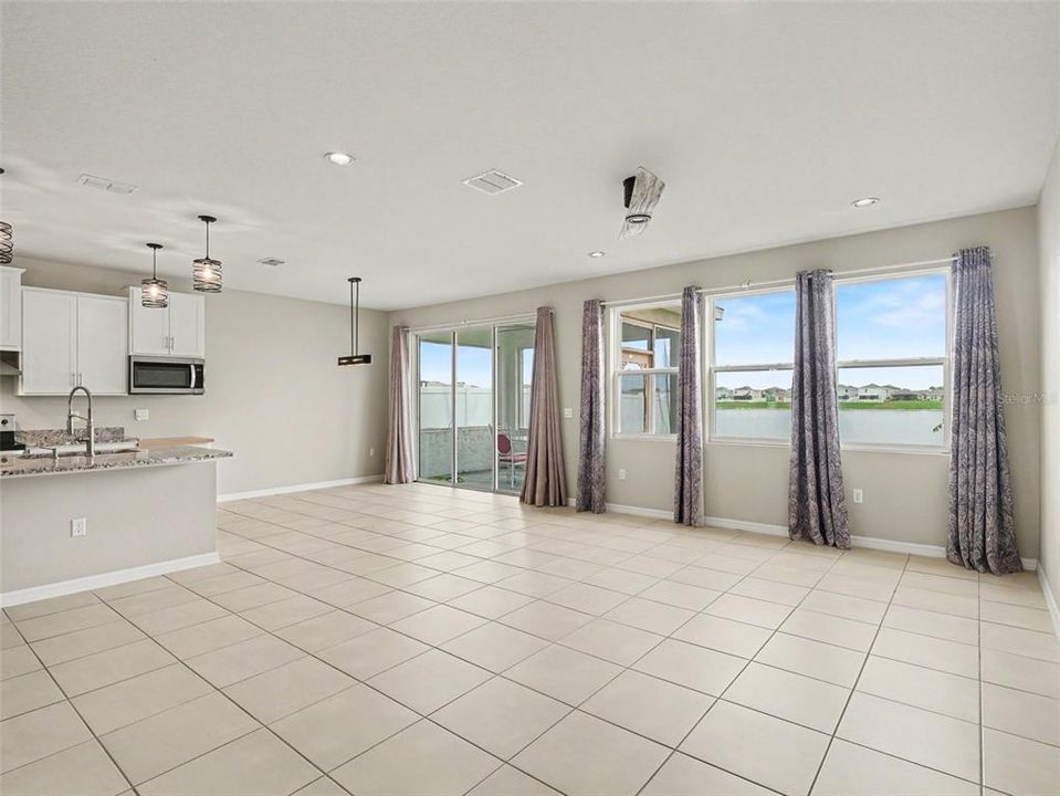 待售: $424,999 (4 贝兹, 3 浴室, 2738 平方英尺)