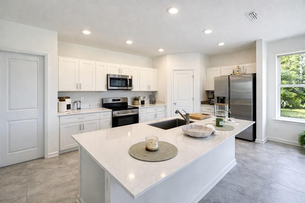 For Sale: $379,900 (4 beds, 2 baths, 2050 Square Feet)