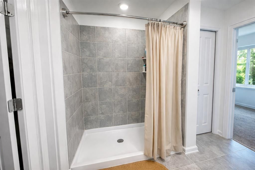 For Sale: $379,900 (4 beds, 2 baths, 2050 Square Feet)